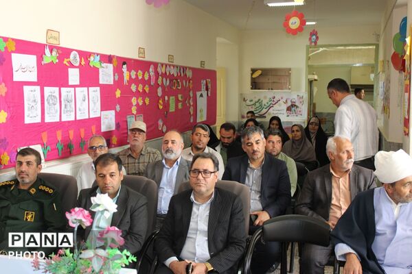 افتتاح زمین چمن مصنوعی در مدرسه شهید صفدری سه گنبد 