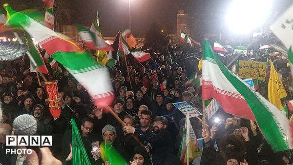 تجمع مردم قروه در میدان سردار شهید حاج قاسم سلیمانی  