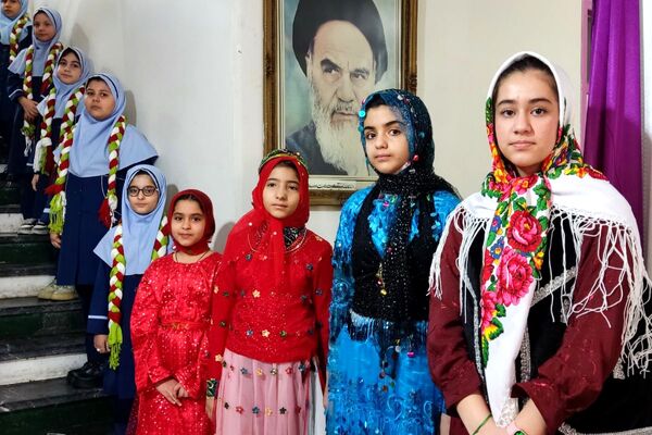 افتتاحیه جشنواره فرهنگی هنری ماها در دبستان قدر بهارستان۲