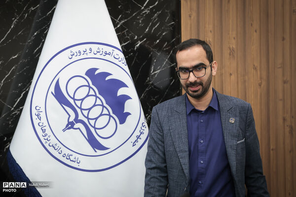 نشست خبری رئیس باشگاه دانش‌پژوهان جوان
