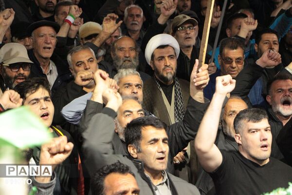 مراسم تشییع پیکر مطهر شهید محمدحسین عزیزی و مادر بزرگوارشان