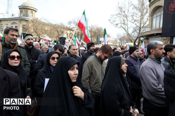 همدان یکپارچه در خروش بیعت با امام