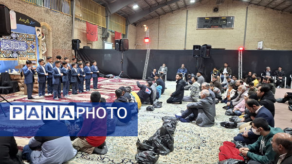 مراسم گرامیداشت نخستین سالگرد تدفین شهید گمنام در بوستان لاله قم