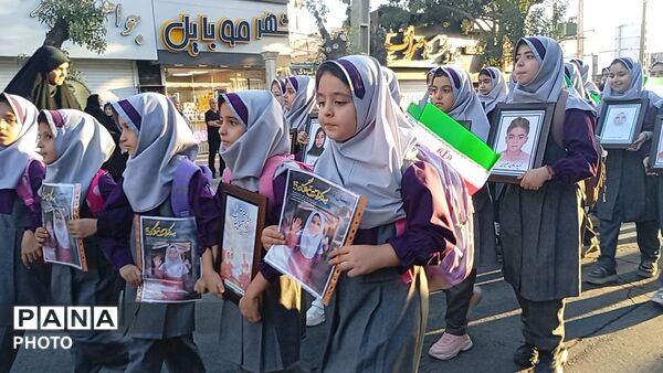 ملایر در قاب رژه جانفداها؛ شکوه ایستادگی در دفاع مقدس