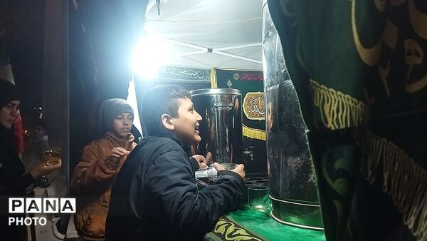 موکب ها هر شب فعال در پذیرایی از غیور مردان و وطن دوستان نیشابوری