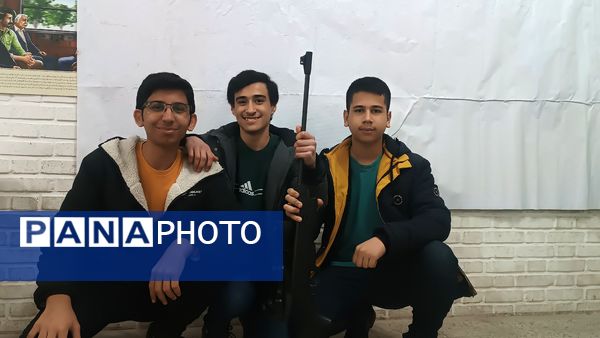 گذری بر روز اول و روز دوم نمایشگاه دهه فجر دبیرستان شاهد ابوذر غفاری