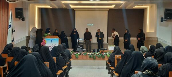 اولین جلسه انتخابات اعضای انجمن اولیا و مربیان در دبیرستان نمونه دولتی مهشید مصلی نژاد