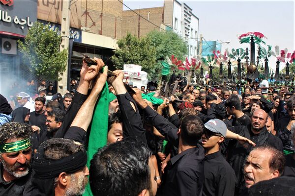 جلوه‌های باشکوه عزاداری روز عاشورا در قم