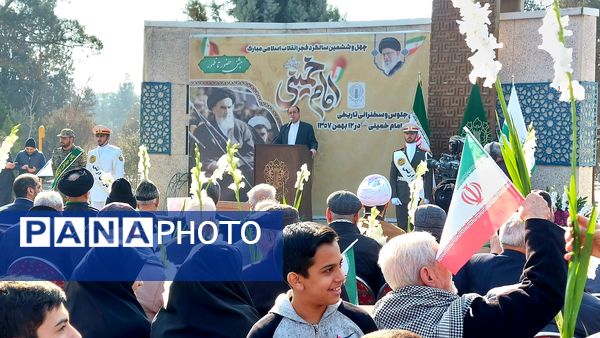 کاروان دانش‌آموزی در طنین عشق و ارادت رهسپار حرم امام (ره) 