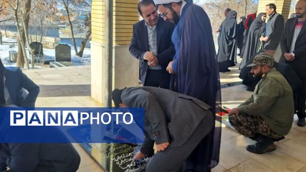 مراسم غبار روبی و عطر افشانی گلزار شهدا شهر سورشجان به مناسبت دهه فجر