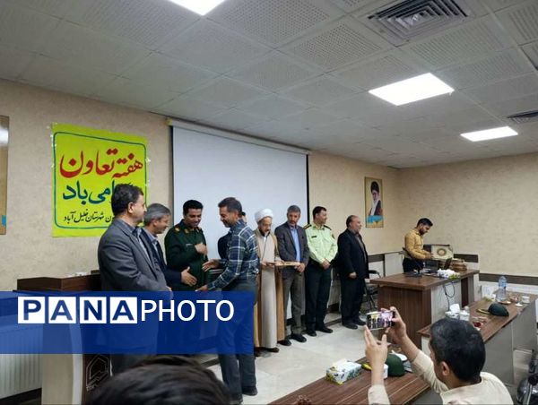 تجلیل از ۲۱ شرکت تعاونی فعال شهرستان خلیل‌آباد به مناسبت هفته تعاون