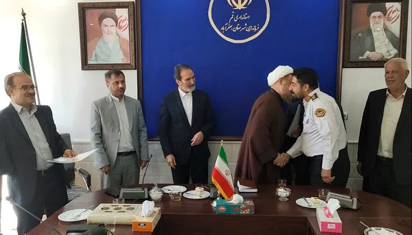 تقدیر امام جمعه جعفرآباد قم از خدمات پلیس