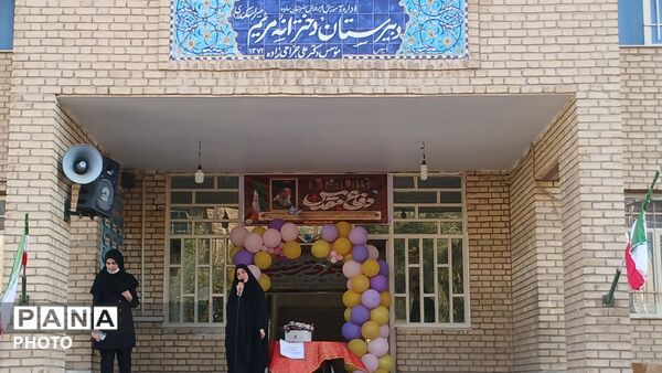 آیین بازگشایی مدارس در ساوه با طنین عطر ایثار و حماسه 