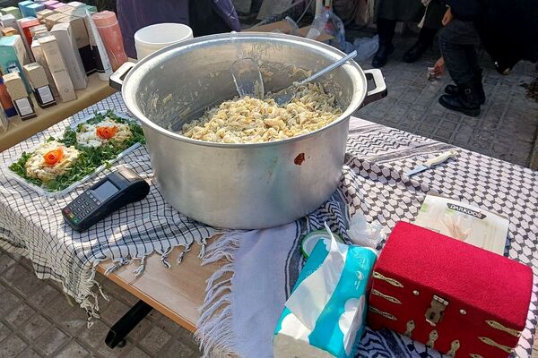 بازارچه فروش دبیرستان و هنرستان حدیث کسا ری یک به مناسبت دهه فجر