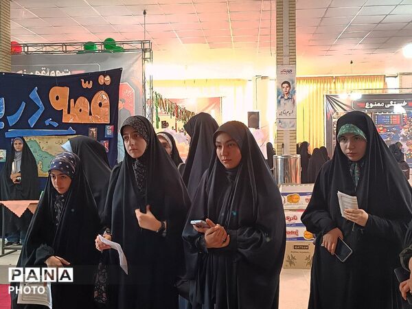 آغاز بازدید دانش‌آموزان از «پاتوق نوجوان مبارز» و غرفه‌های تخصصی