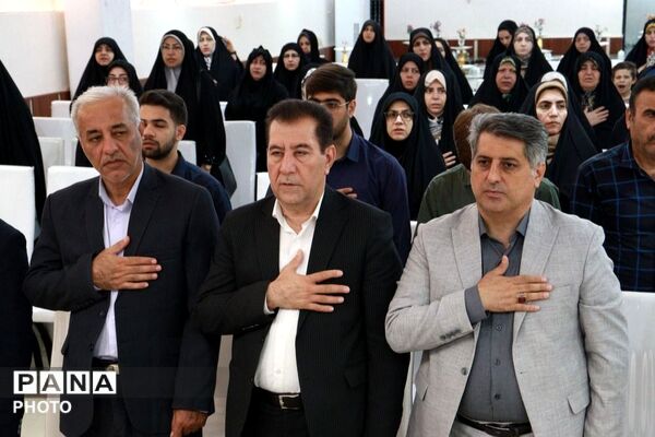 تجلیل از معاونین پرورشی و مربیان تربیتی منطقه ۱۴ تهران
