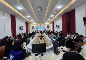 نشست صمیمی اعضای سازمان دانش آموزی گلستان با قائم مقام وزیر 
