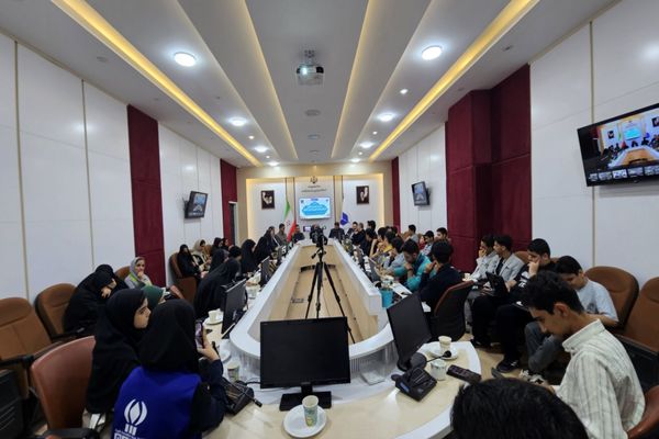 نشست صمیمی اعضای سازمان دانش آموزی گلستان با قائم مقام وزیر 