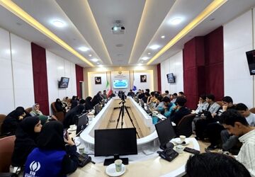 نشست صمیمی اعضای سازمان دانش آموزی گلستان با قائم مقام وزیر 