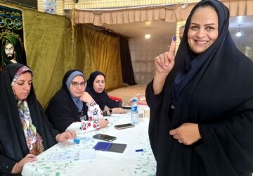 حضور گسترده مردم شیراز پای صندوق‌های رای