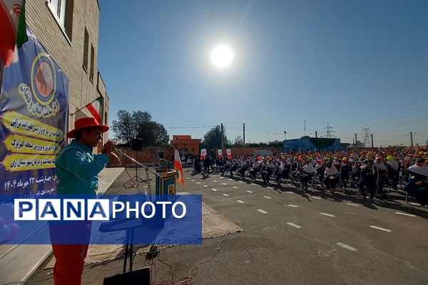 افتتاحیه پویش سلامت دهان و دندان و اجرای طرح وارنیش فلوراید در منطقه کهریزک 