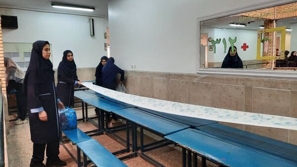 ضیافت افطاری در دبیرستان هیات امنایی فیض کاشانی
