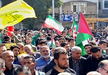 تجمع مردم فریدونشهر در پی پرتاب موشک‌های ایرانی به قلب تل‌آویو