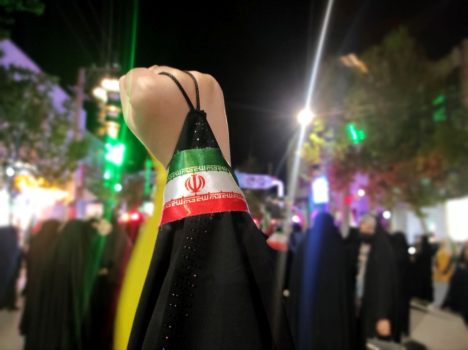 این علم بر زمین نمی ماند 