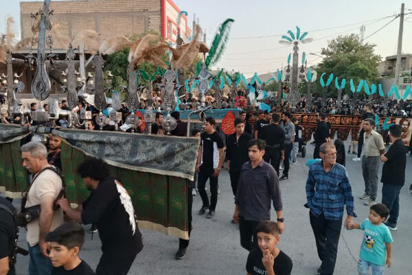 بانگ چاووش محرم و لبیک یاحسین در شهر بهمن