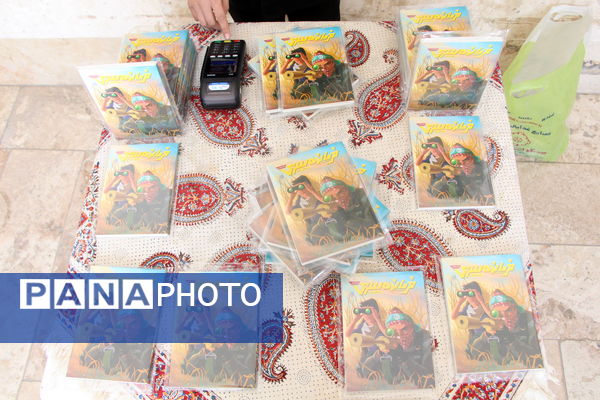 میز کتاب (فرمانده سری) در نماز جمعه شهر یزد