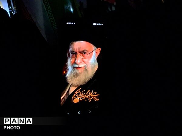 قرار شبانه؛ مردم کاشمر در کف خیابان شعار دادند