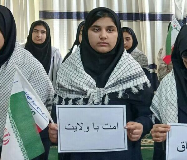 مراسم روز بصیرت و میثاق امت با ولایت در دبیرستان مرحوم میری روستای بزنجرد خلیل آباد