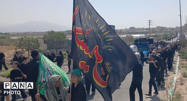 عزاداری پرشور ظهر عاشورا در محمدشهر کرج