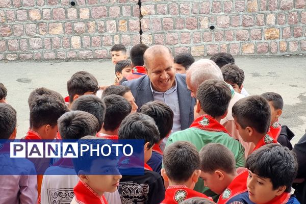بازدید رئیس سازمان دانش‌آموزی کردستان و ارزیابان کشوری از روند فعالیت پیشتازان