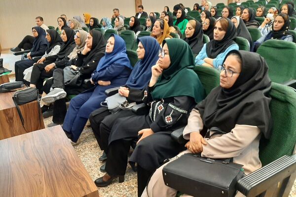 انتخابات انجمن اولیا و مربیان دبیرستان دخترانه پویش ناحیه 3 شیراز