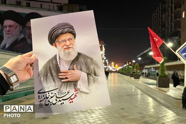 آغاز مراسم وداع با پیکر رهبر شهید در مشهد مقدس