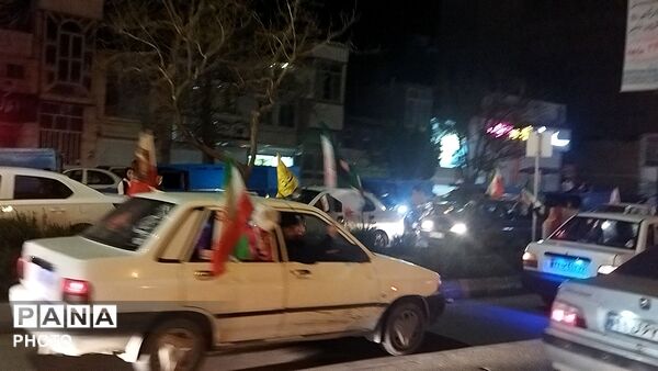 نیشابوری ها تا پایان جنگ  به  بلوار فضل با پرچم ایران  می آیند 