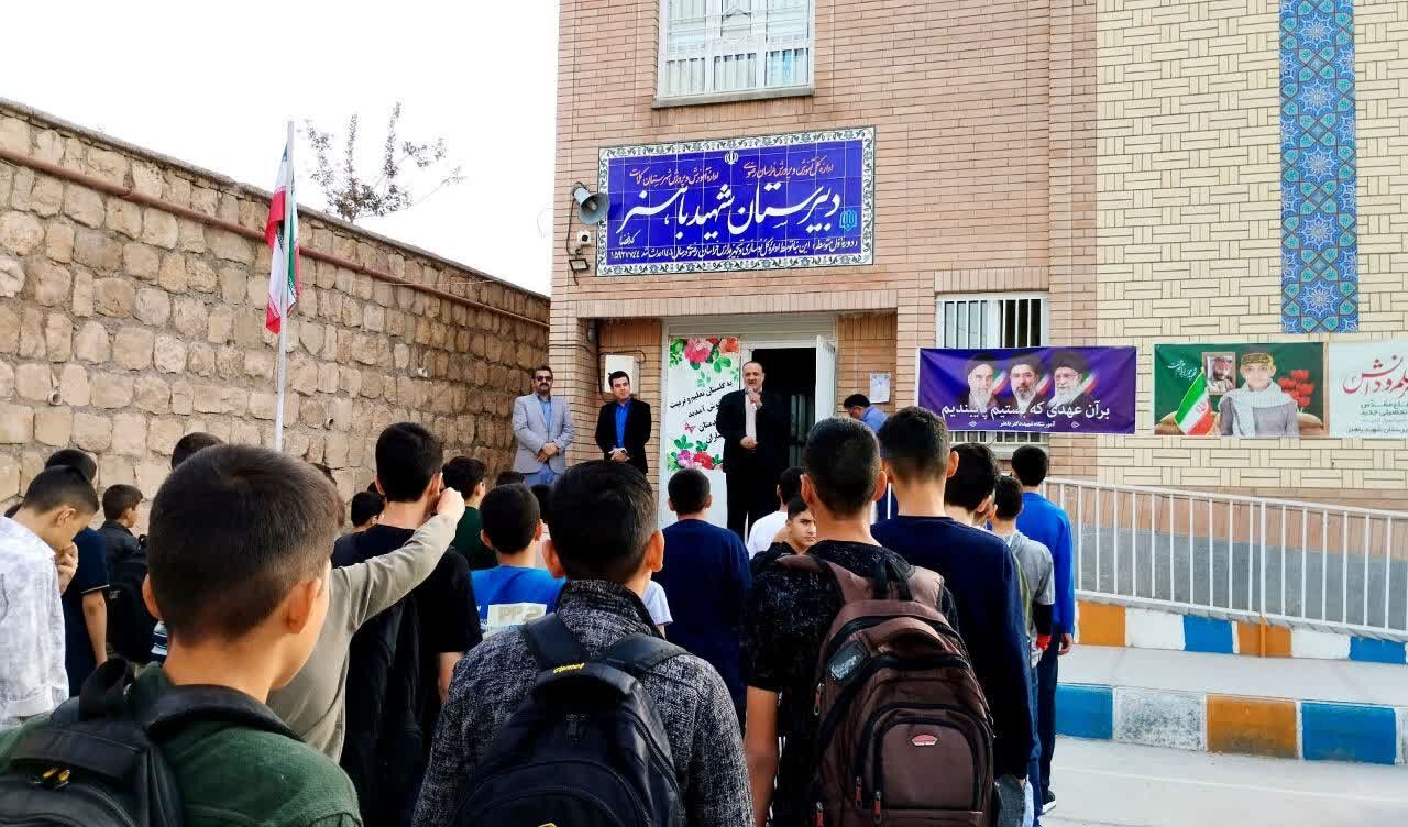 دانش‌آموزان آینده‌سازان نظام مقدس جمهوری اسلامی هستند