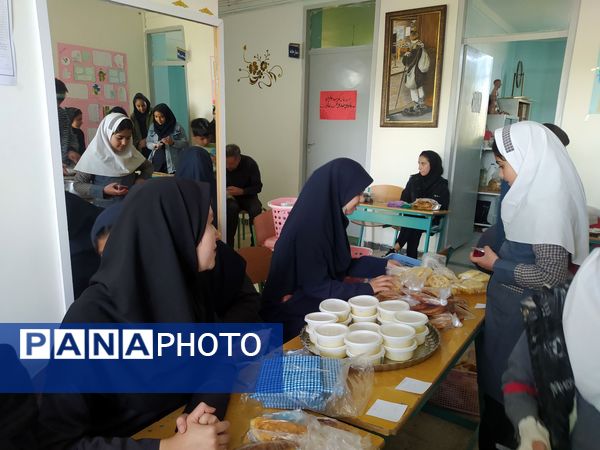 برگزاری بازارچه دانش‌آموزی در مدرسه امیرکبیر ایجرود