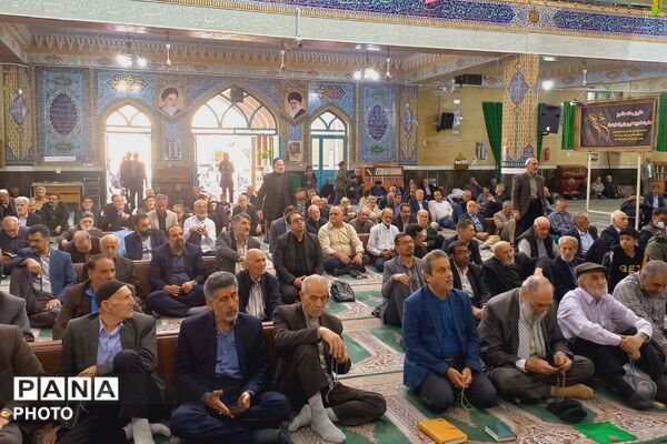 اقامه نماز جمعه ورامین در مسجد صاحب‌الزمان(عج)