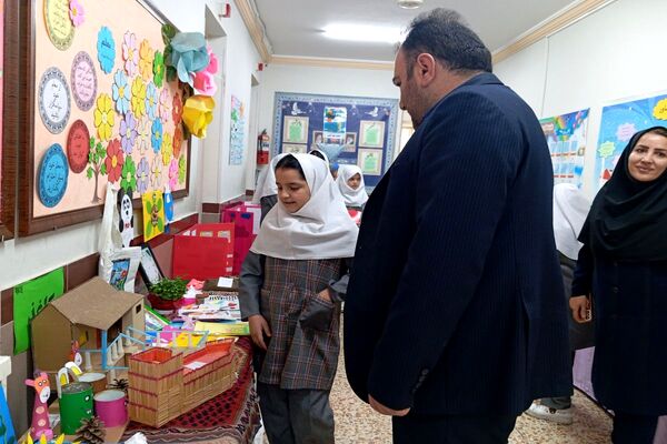 نمایشگاه صنایع دستی و طرح جابربن حیان در مدرسه فردوسی اردبیل