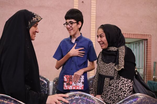 «محفل شهریور شعر» با حضور دانش‌آموزان یزدی