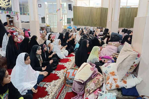 آخرین روز اعتکاف دختران در مسجد الزهرا شهر قیامدشت 