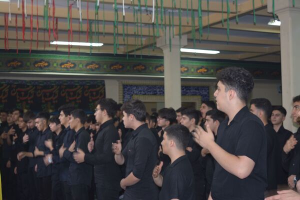 برگزاری مراسم سوگواره احلی من العسل در هنرستان مجتمع فنی تهران بهارستان ۲