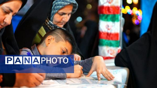 جشن بزرگ ۱۰۰ هزار نفری عاشقان حضرت مهدی(عج) در خیابان انتظار مشهدالرضا(ع)