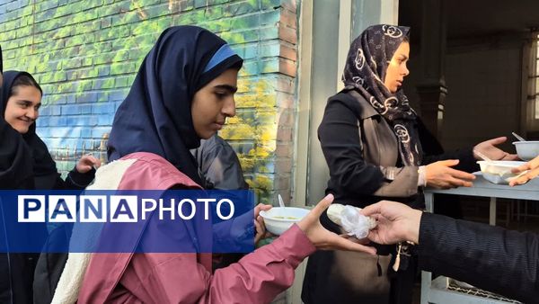 وقتی دبیرستان شهید همت بوی غربت حضرت مادر گرفت