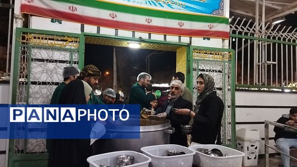 مسجد مرتضوی ارگ میزبان مردم در شب میلاد حضرت مهدی (ع) 