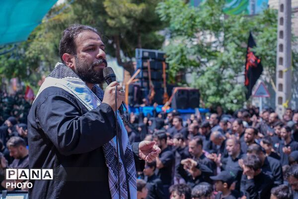 مراسم باشکوه ظهر عاشورا در حسینیه خیمه‌الانتظار مشهد مقدس