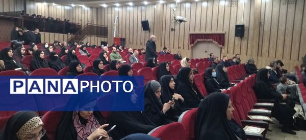  تقدیر از فعالان امور تربیتی به‌مناسبت هفته امور تربیتی در ناحیه 2کرج 