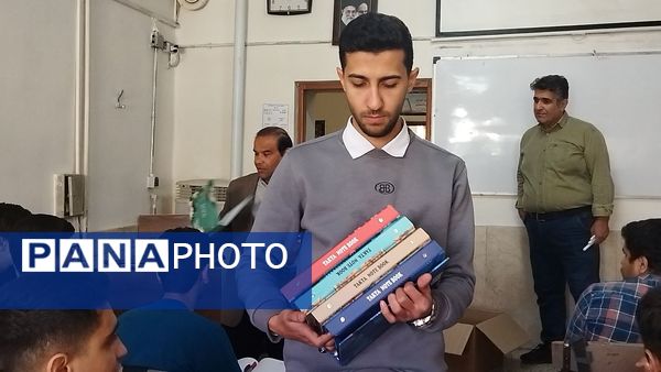 گرامیداشت روز دانش آموز در دبیرستان شاهد ابوذر غفاری 